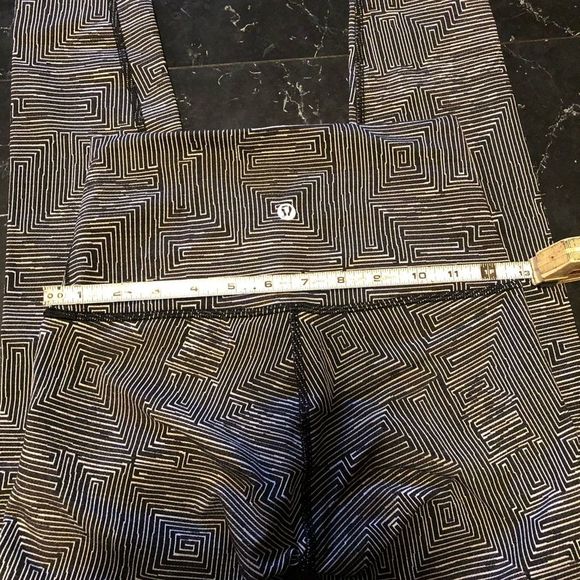 LULULEMON size 4 - Picture 4 of 6